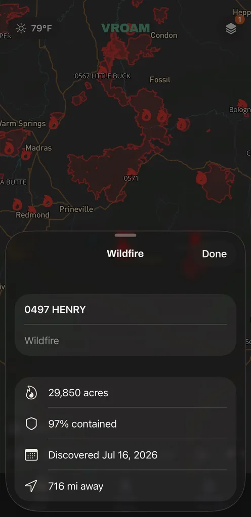 A Vroam wildfire sheet over a map of central Oregon dotted with red fire perimeters, naming the incident and listing its size in acres, its containment percentage, the date it was discovered and how far it is from you.